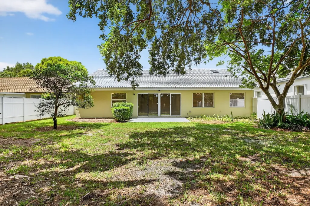 3730 Green Cypress Way Lake Worth FL 33467
