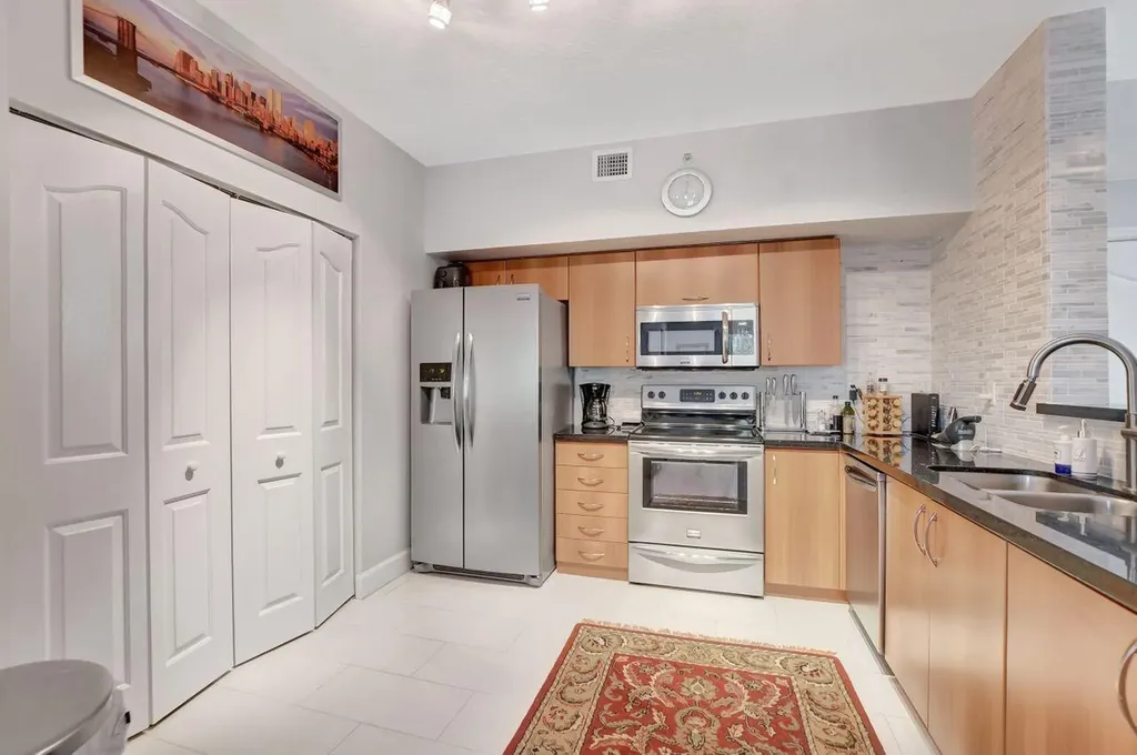 250 NE 3rd Avenue Delray Beach FL 33444