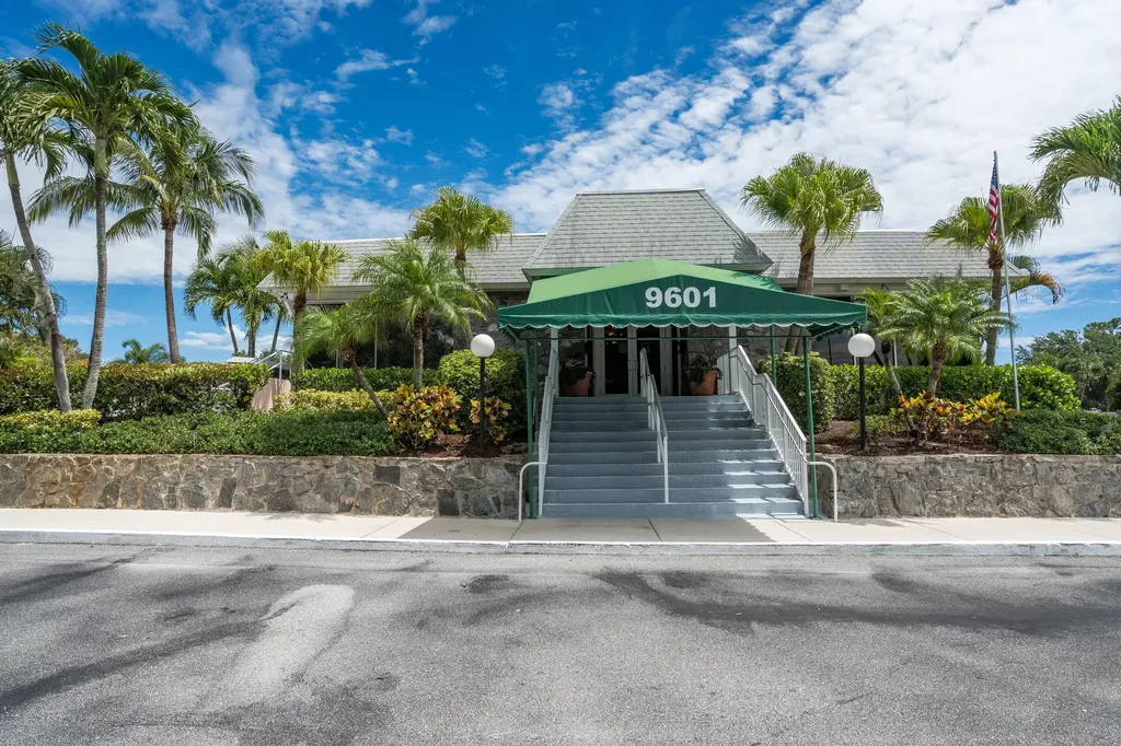 18081 SE Country Club Drive Jupiter FL 33469