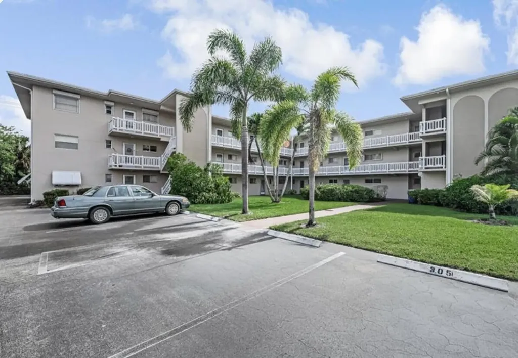 2855 Garden Drive S Lake Worth Beach FL 33461