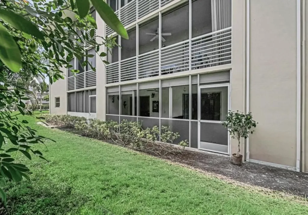 2855 Garden Drive S Lake Worth Beach FL 33461