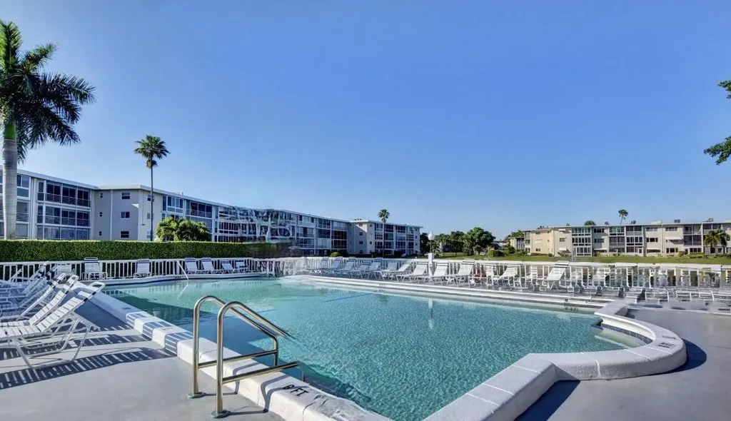 2855 Garden Drive S Lake Worth Beach FL 33461