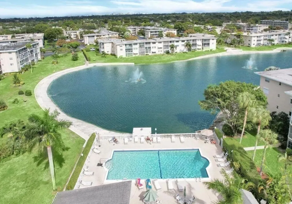 2855 Garden Drive S Lake Worth Beach FL 33461