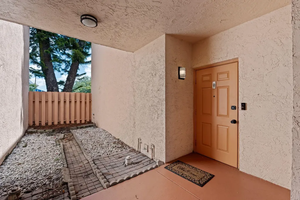 1909 NW 94th Avenue Coral Springs FL 33071