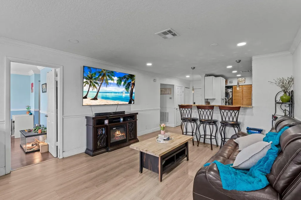 1909 NW 94th Avenue Coral Springs FL 33071