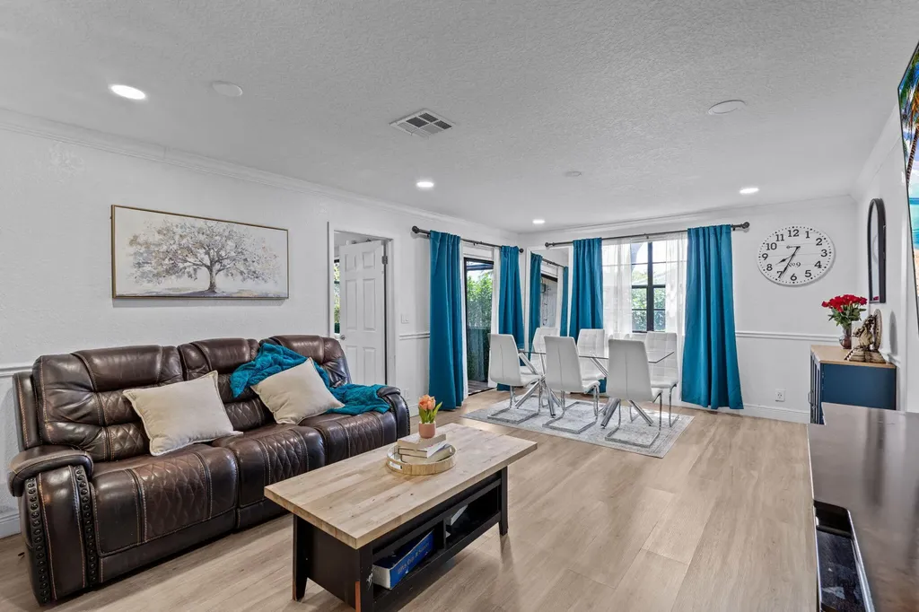 1909 NW 94th Avenue Coral Springs FL 33071