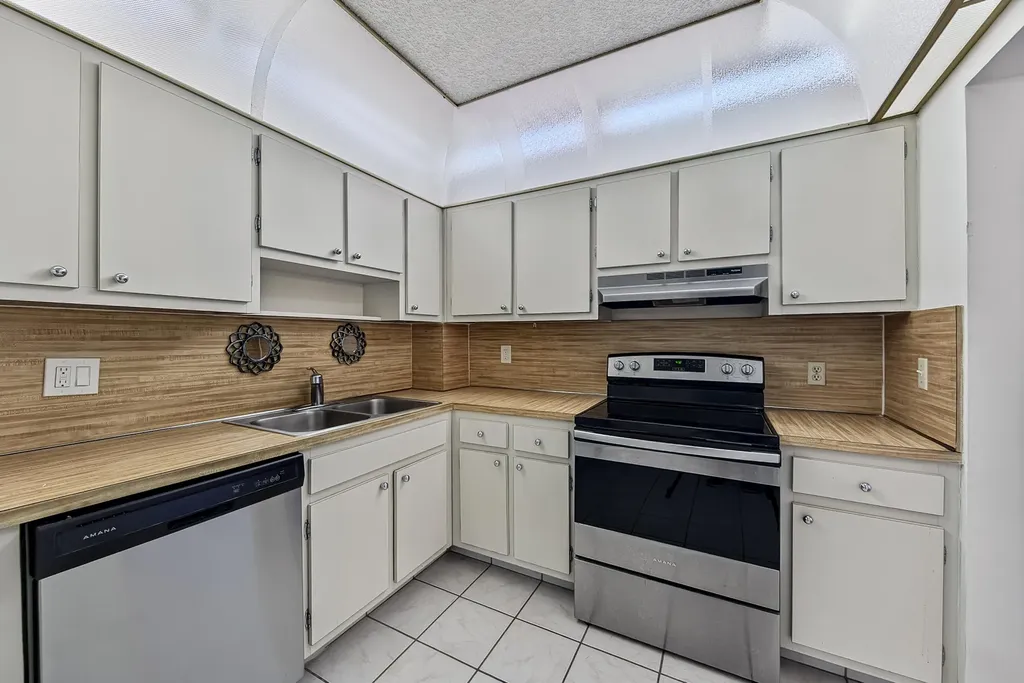 3850 Washington Street Hollywood FL 33021
