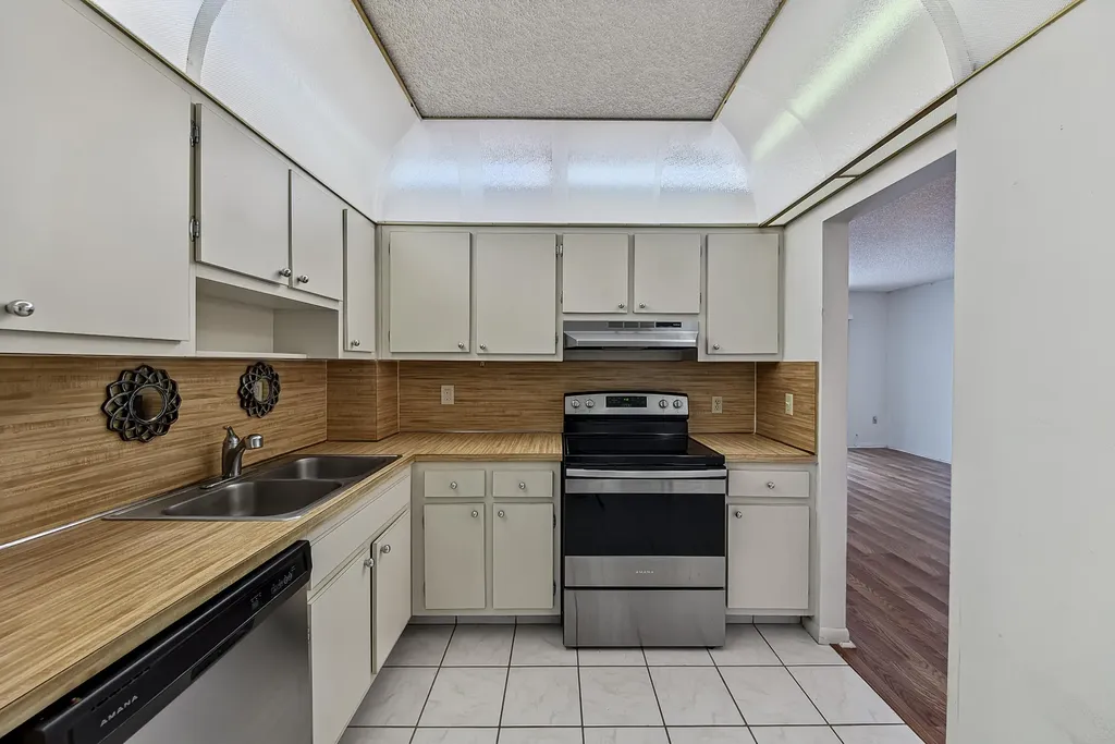 3850 Washington Street Hollywood FL 33021