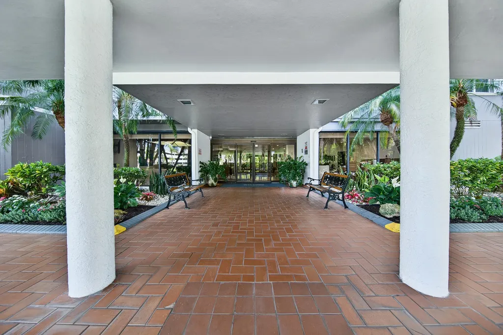 3850 Washington Street Hollywood FL 33021