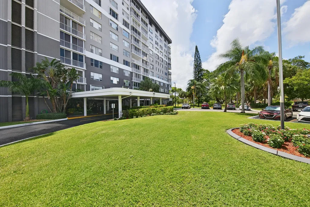 3850 Washington Street Hollywood FL 33021