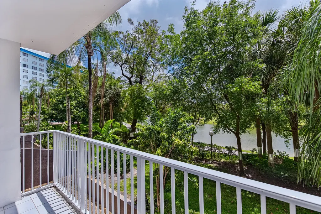 3850 Washington Street Hollywood FL 33021