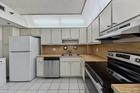 3850 Washington Street Hollywood FL 33021