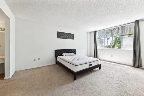 3850 Washington Street Hollywood FL 33021