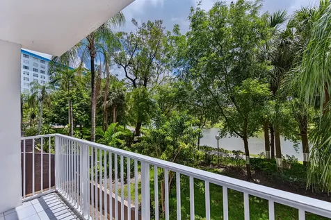 3850 Washington Street Hollywood FL 33021