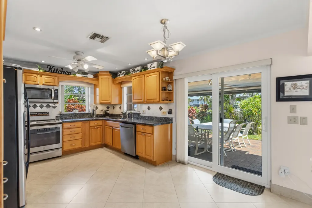 270 SE 5th Terrace Pompano Beach FL 33060