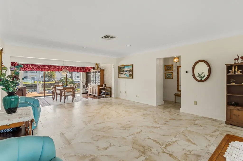 270 SE 5th Terrace Pompano Beach FL 33060