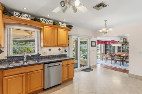 270 SE 5th Terrace Pompano Beach FL 33060
