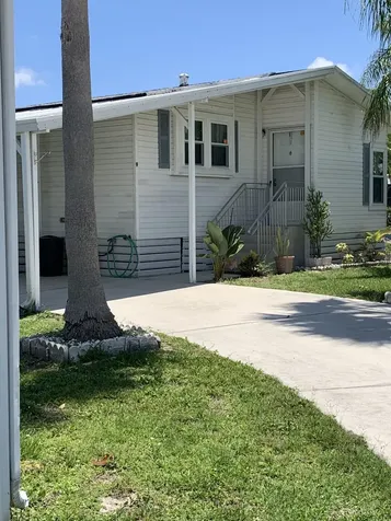 9 Universidad Lane Port St Lucie FL 34952