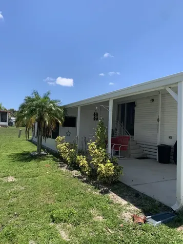 9 Universidad Lane Port St Lucie FL 34952