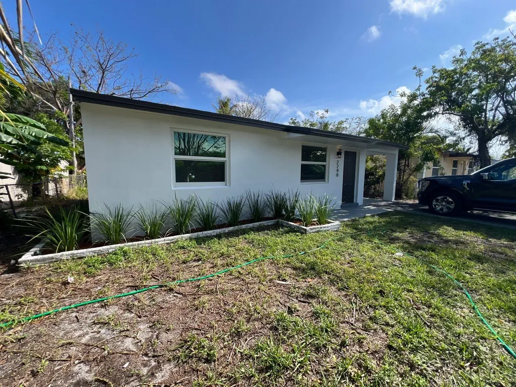 2240 Mayo Street Hollywood FL 33020