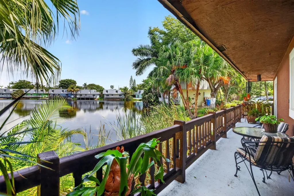 4001 NE 14th Avenue Oakland Park FL 33334