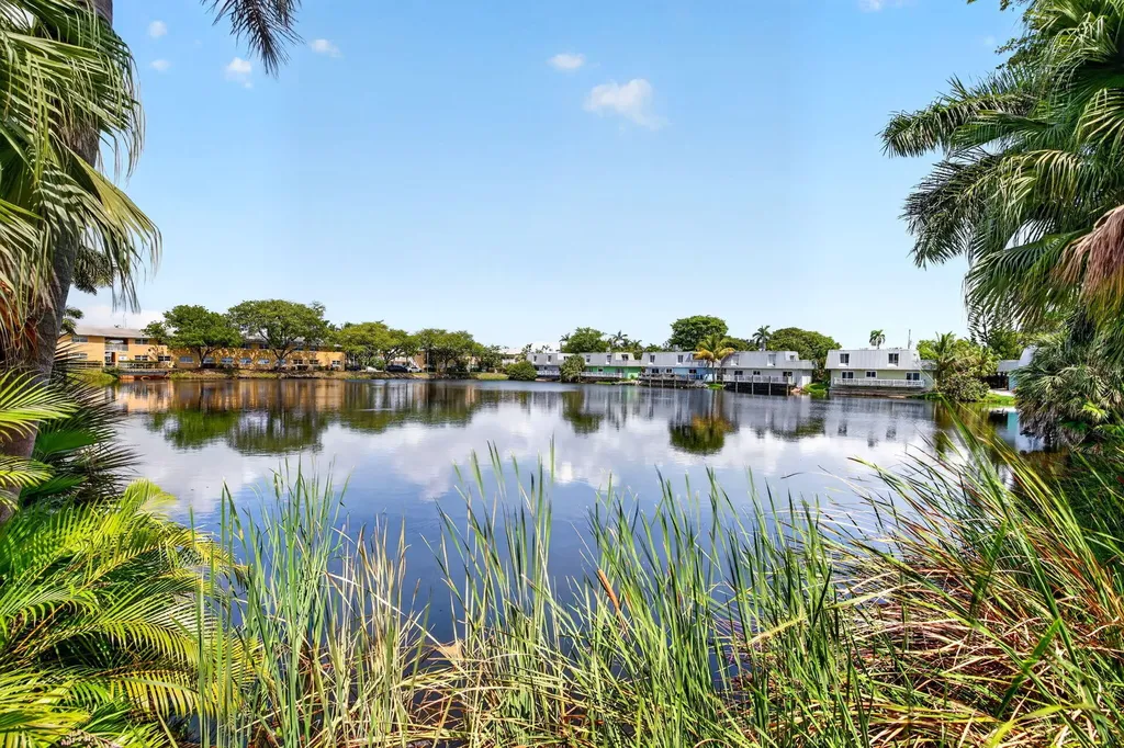 4001 NE 14th Avenue Oakland Park FL 33334