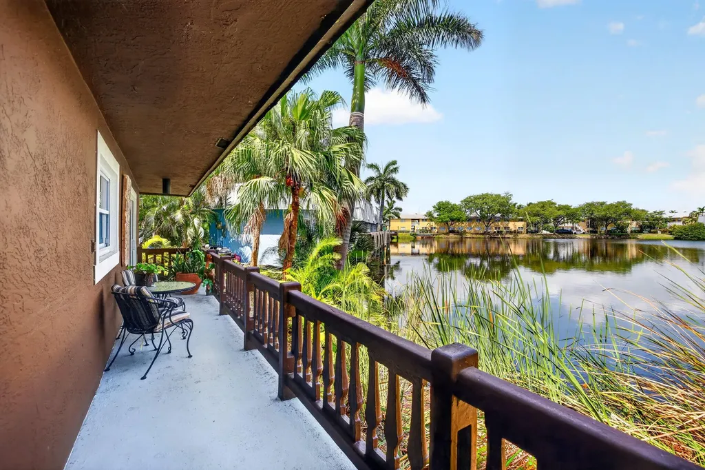 4001 NE 14th Avenue Oakland Park FL 33334