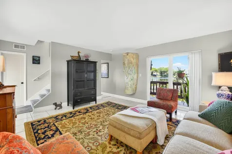 4001 NE 14th Avenue Oakland Park FL 33334