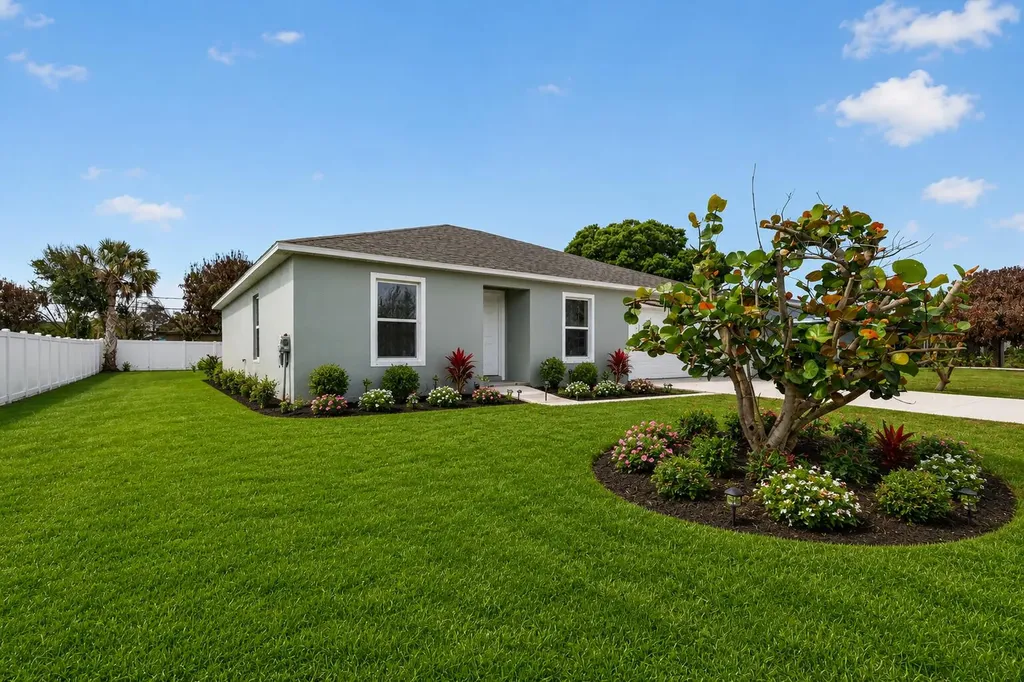 330 SE Huron Terrace Port St Lucie FL 34983