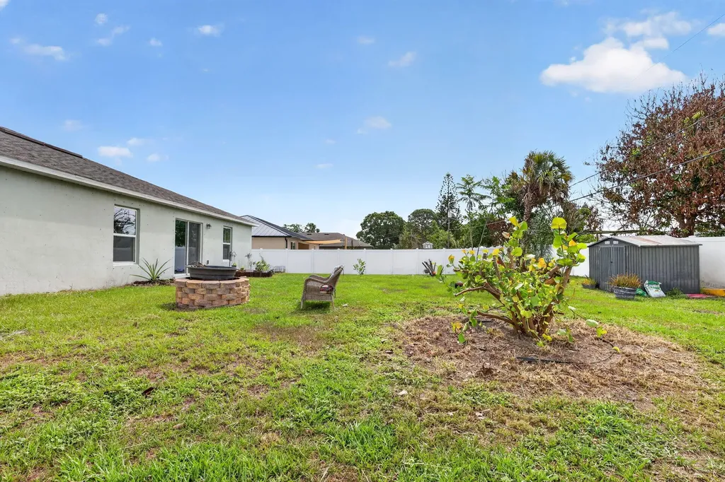 330 SE Huron Terrace Port St Lucie FL 34983