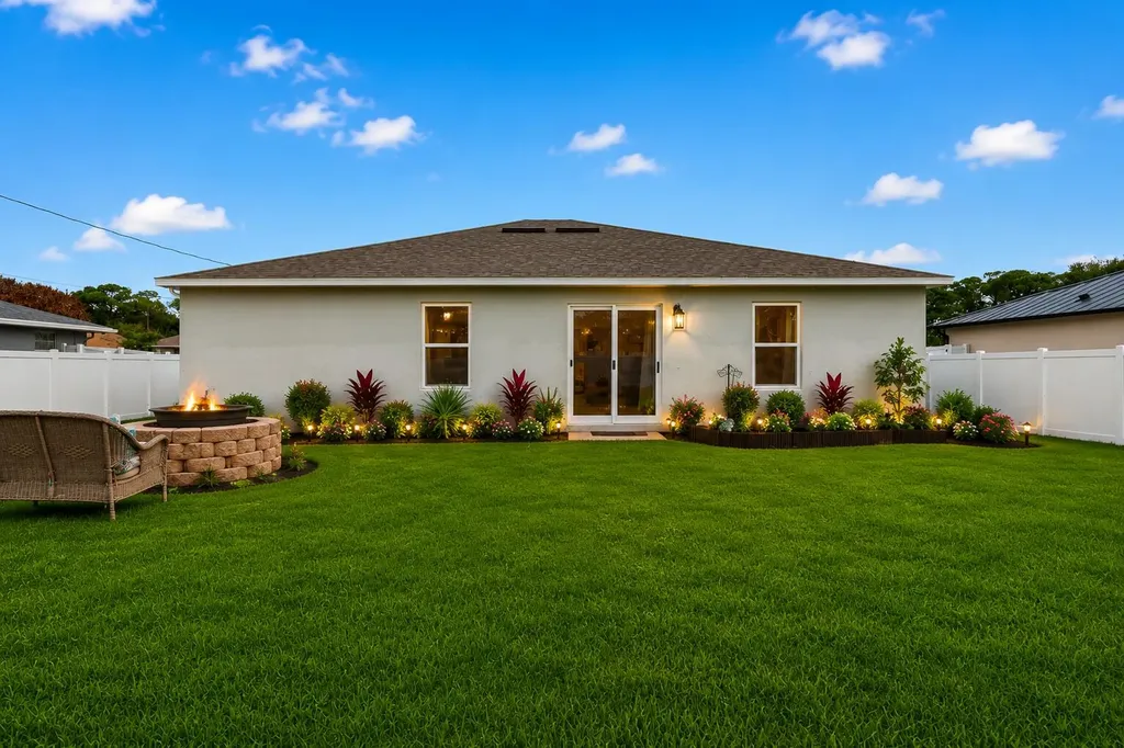 330 SE Huron Terrace Port St Lucie FL 34983