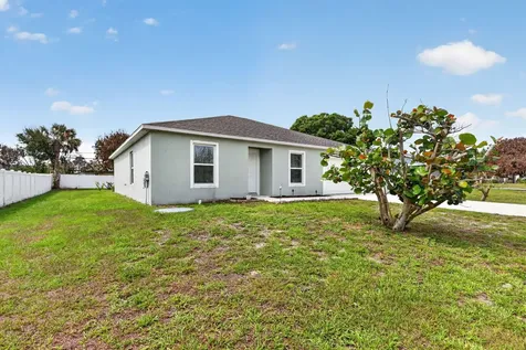330 SE Huron Terrace Port St Lucie FL 34983