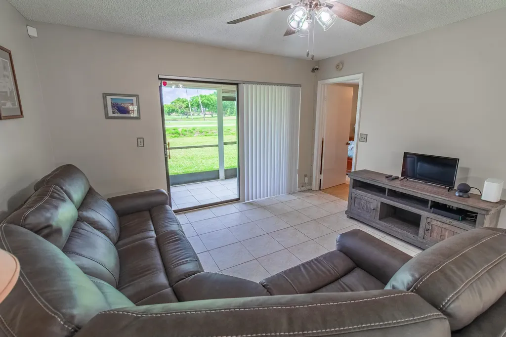 4688 Lucerne Lakes Boulevard Boulevard E Lake Worth FL 33467