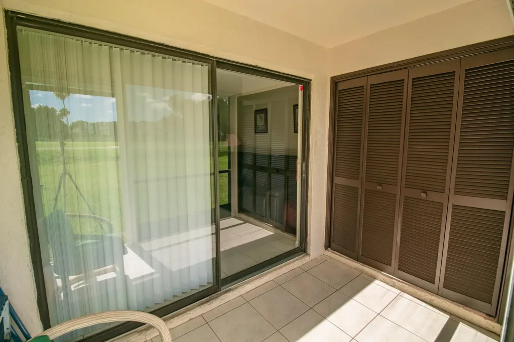 4688 Lucerne Lakes Boulevard Boulevard E Lake Worth FL 33467