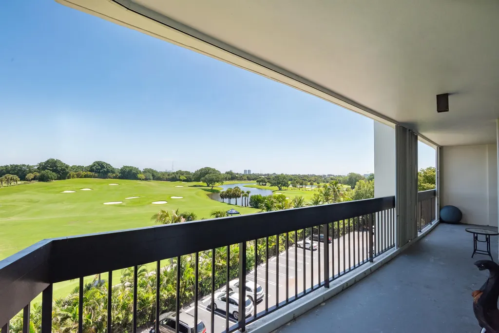 2000 Presidential Way West Palm Beach FL 33401
