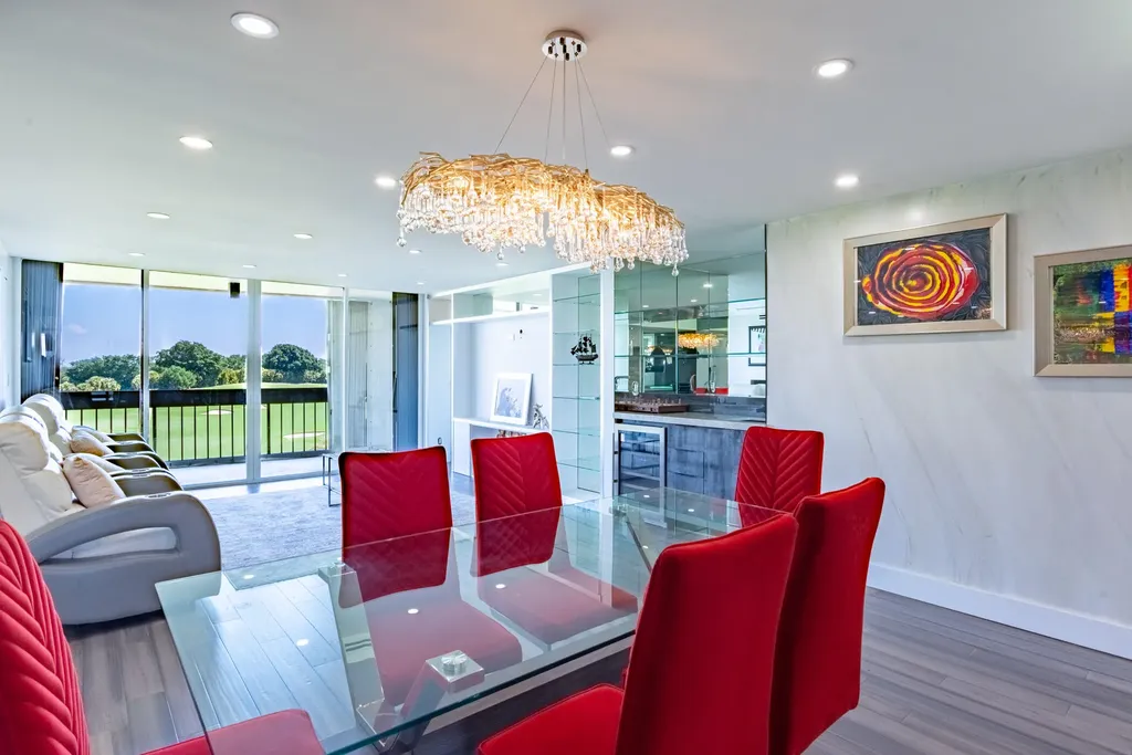 2000 Presidential Way West Palm Beach FL 33401