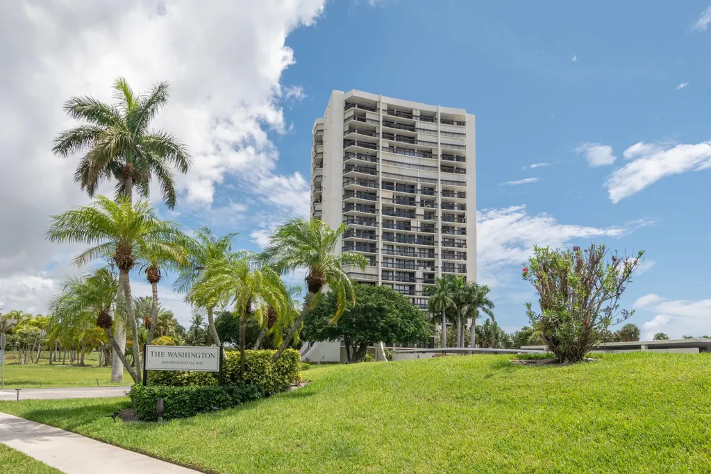 2000 Presidential Way West Palm Beach FL 33401