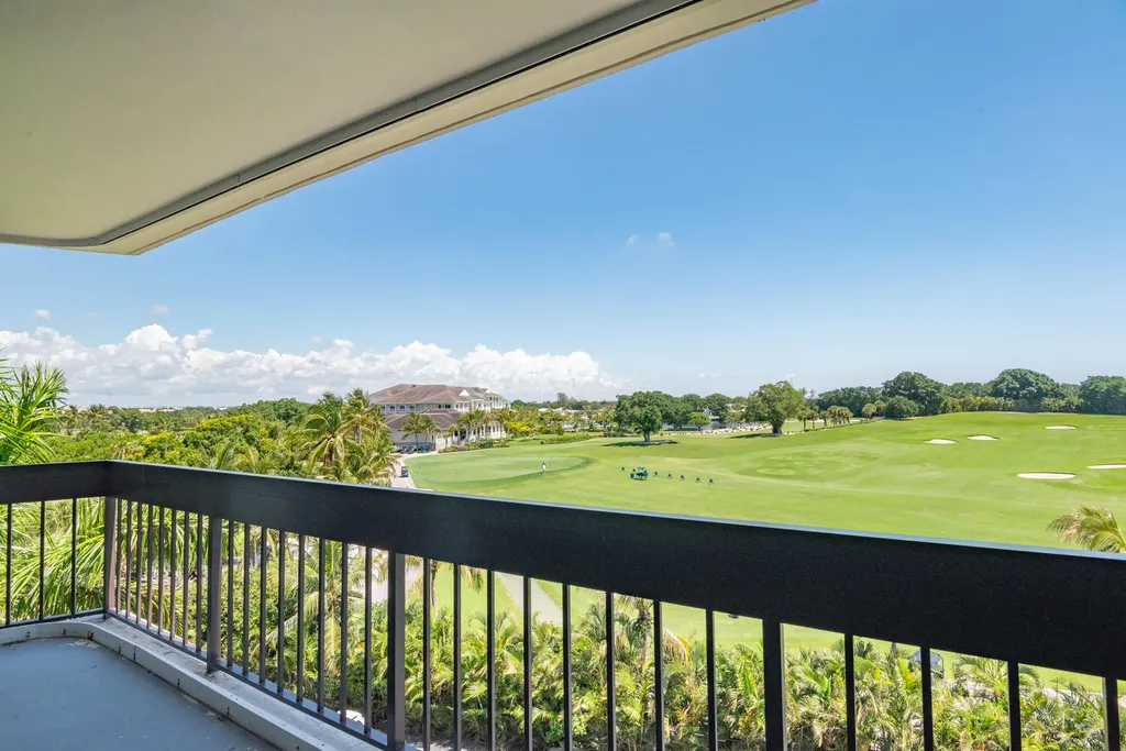 2000 Presidential Way West Palm Beach FL 33401
