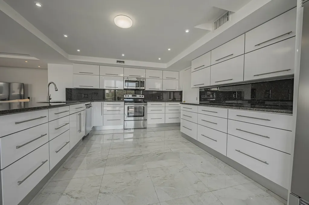 468 Golden Isle Drive Hallandale Beach FL 33009