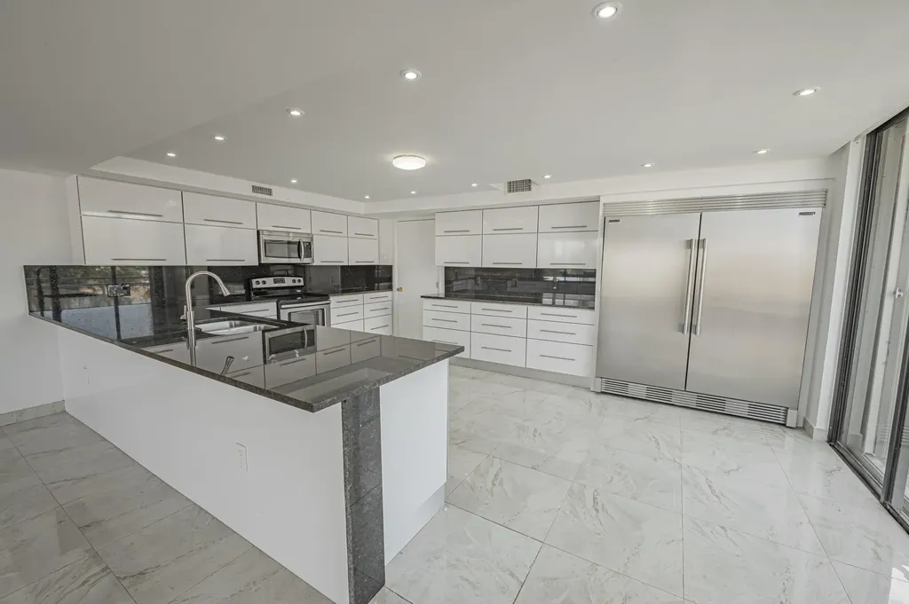 468 Golden Isle Drive Hallandale Beach FL 33009