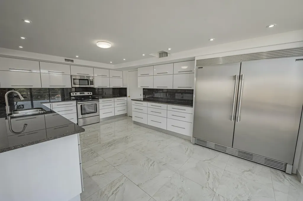 468 Golden Isle Drive Hallandale Beach FL 33009