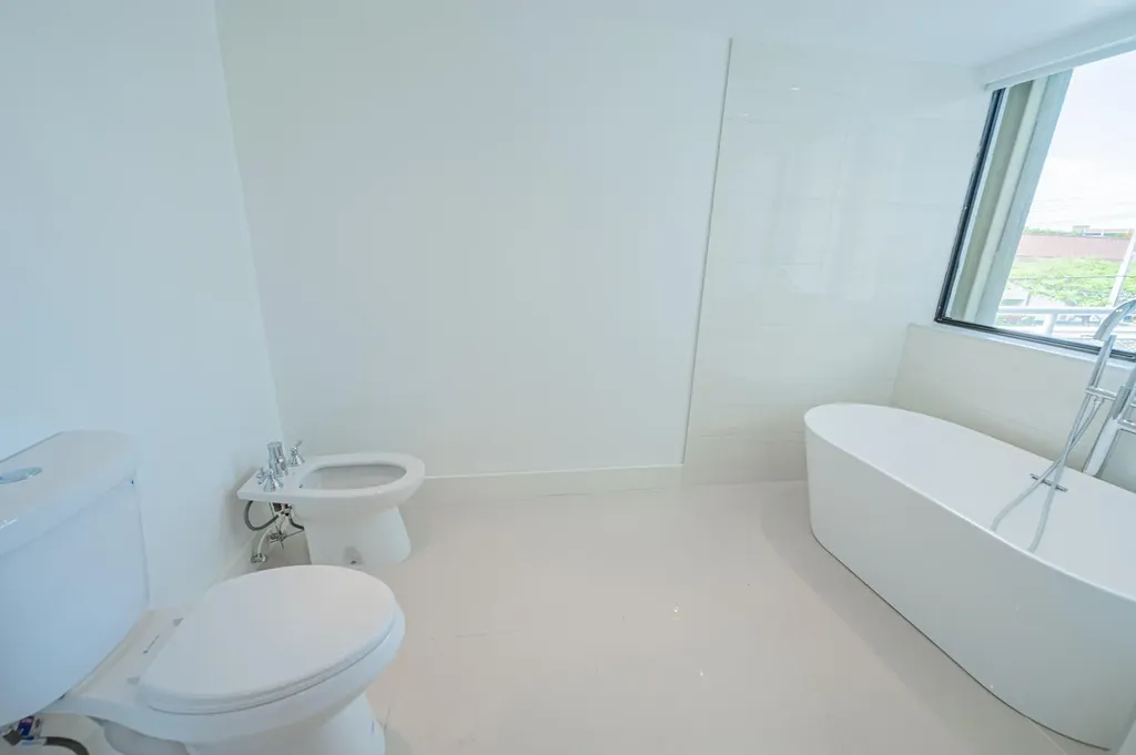 468 Golden Isle Drive Hallandale Beach FL 33009