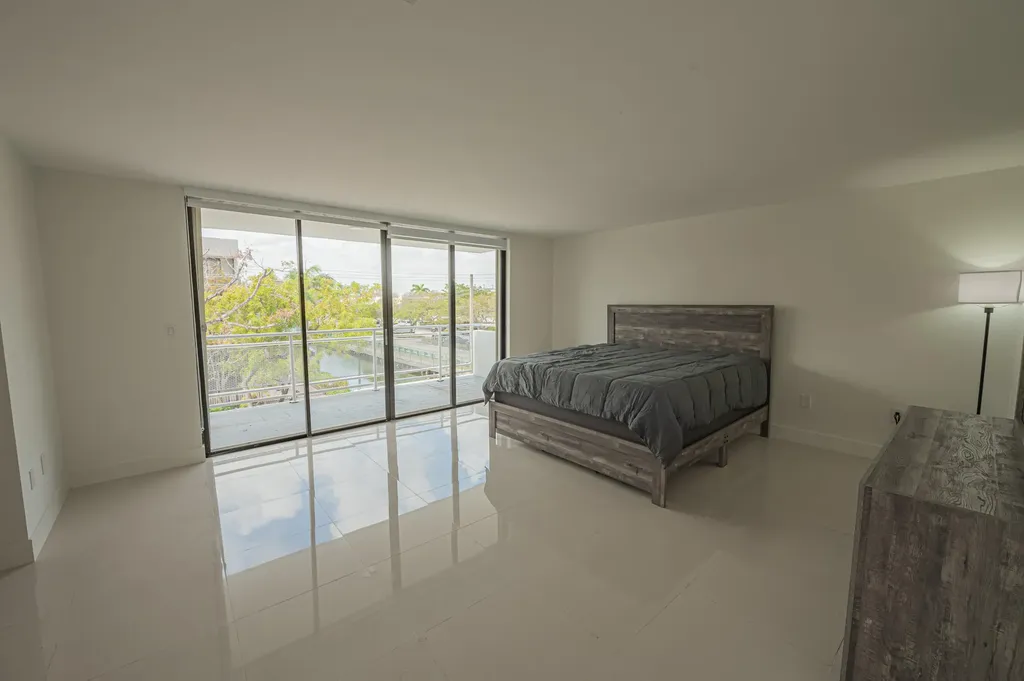 468 Golden Isle Drive Hallandale Beach FL 33009