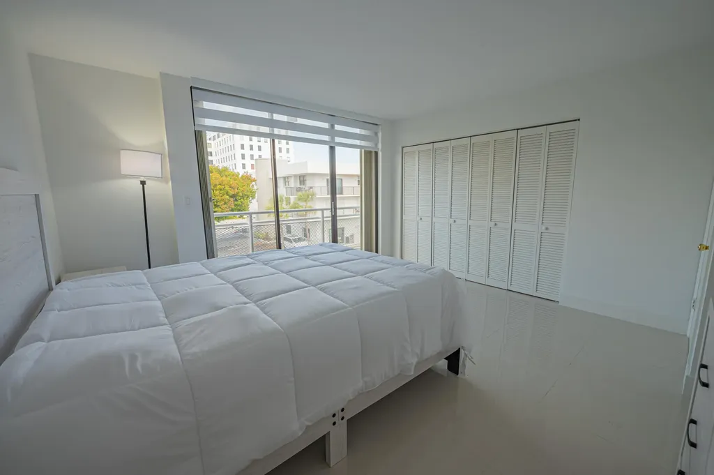 468 Golden Isle Drive Hallandale Beach FL 33009