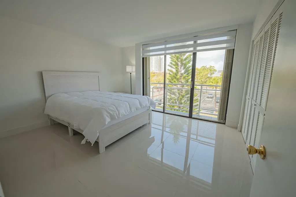 468 Golden Isle Drive Hallandale Beach FL 33009
