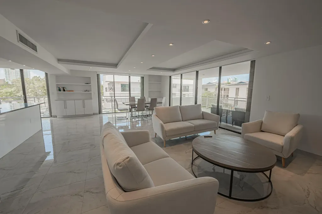 468 Golden Isle Drive Hallandale Beach FL 33009