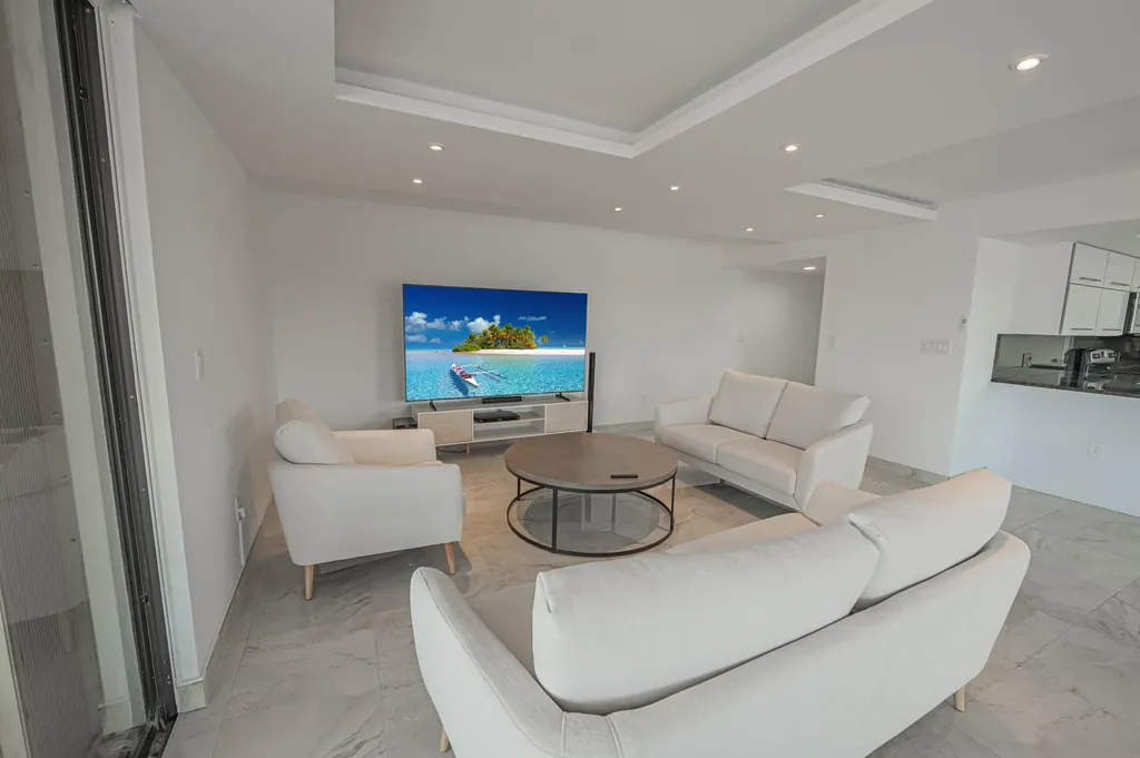 468 Golden Isle Drive Hallandale Beach FL 33009