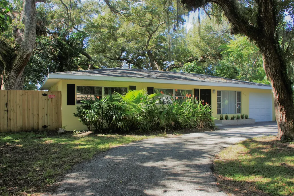 635 18th Place Vero Beach FL 32960