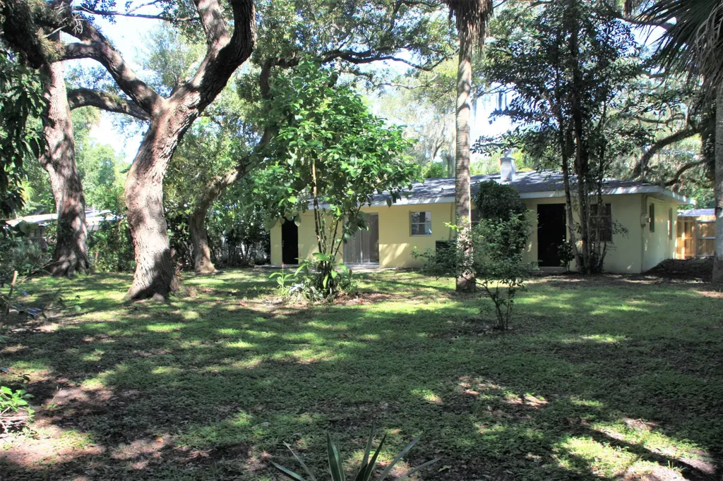 635 18th Place Vero Beach FL 32960
