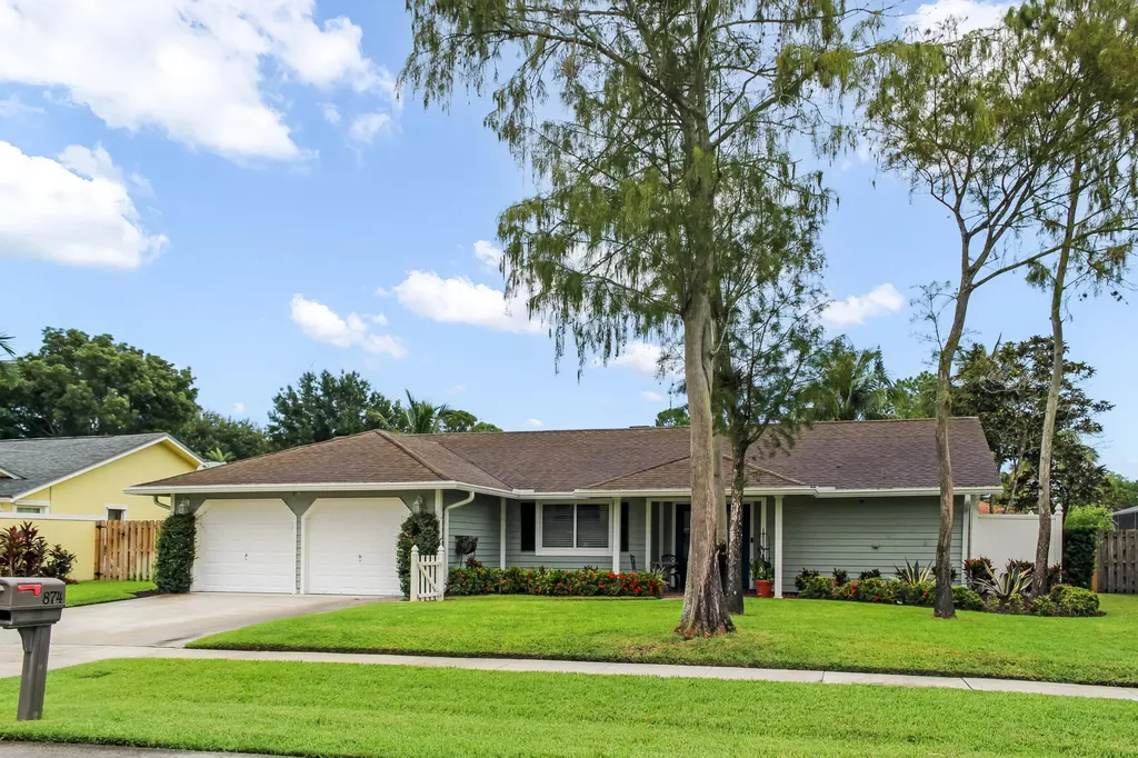 874 Blueberry Drive Wellington FL 33414